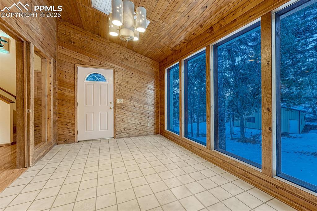 909 S West Street photo 3