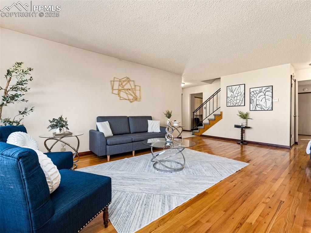 2112 North Drive photo 3