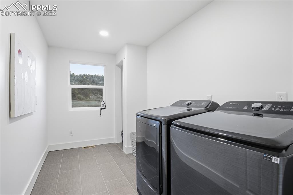 Upper Level Large Laundry