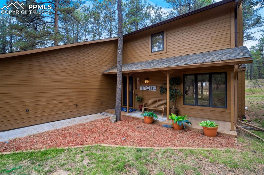 18045 Woodhaven Place photo 3