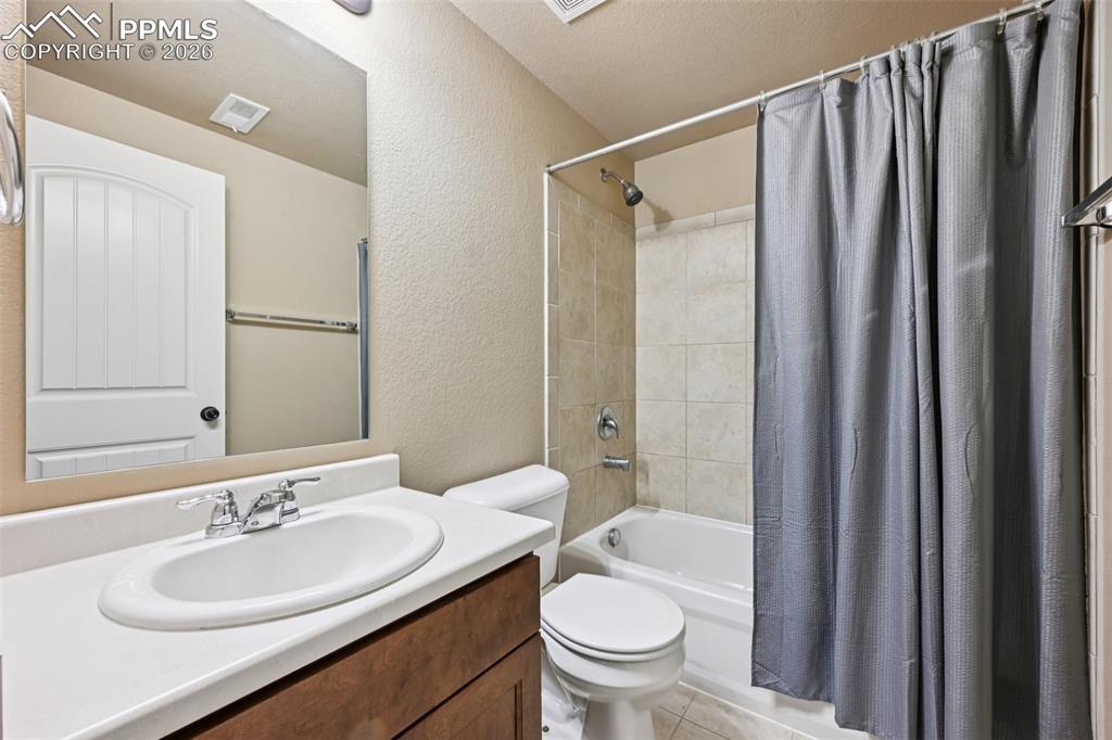 Full bath in the basement level