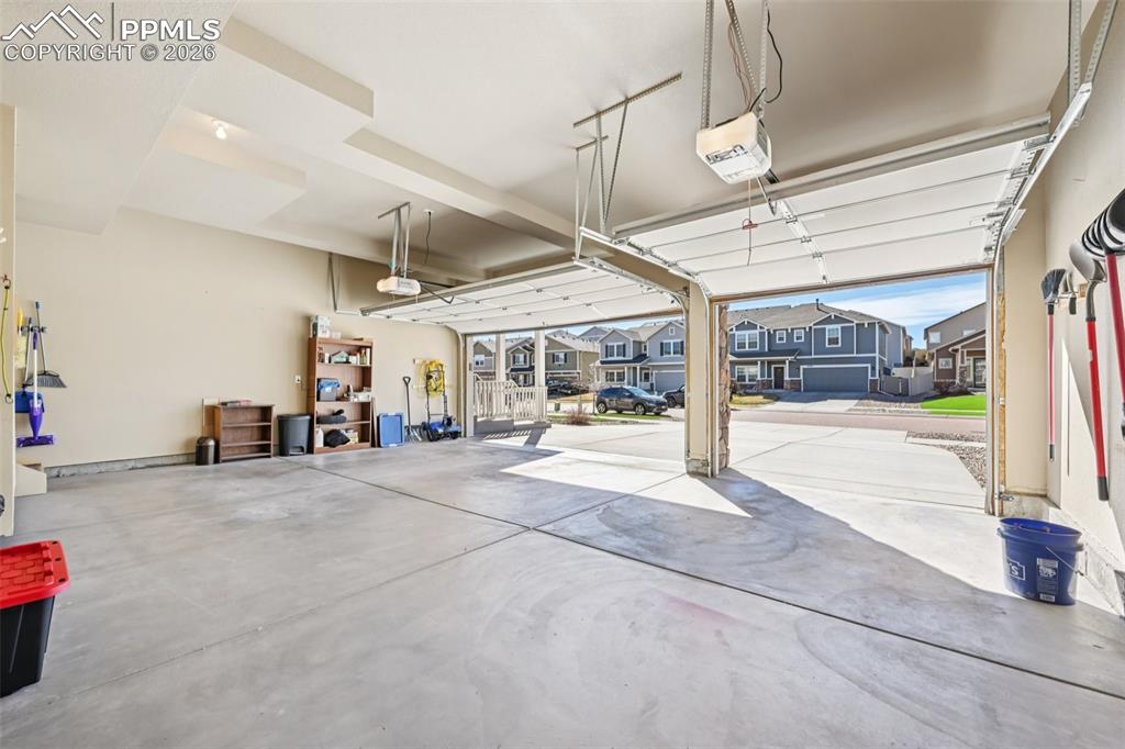 Extra high ceiling in the garage