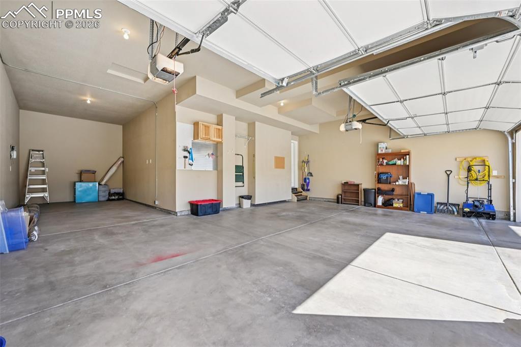 YES! A 4 car garage!