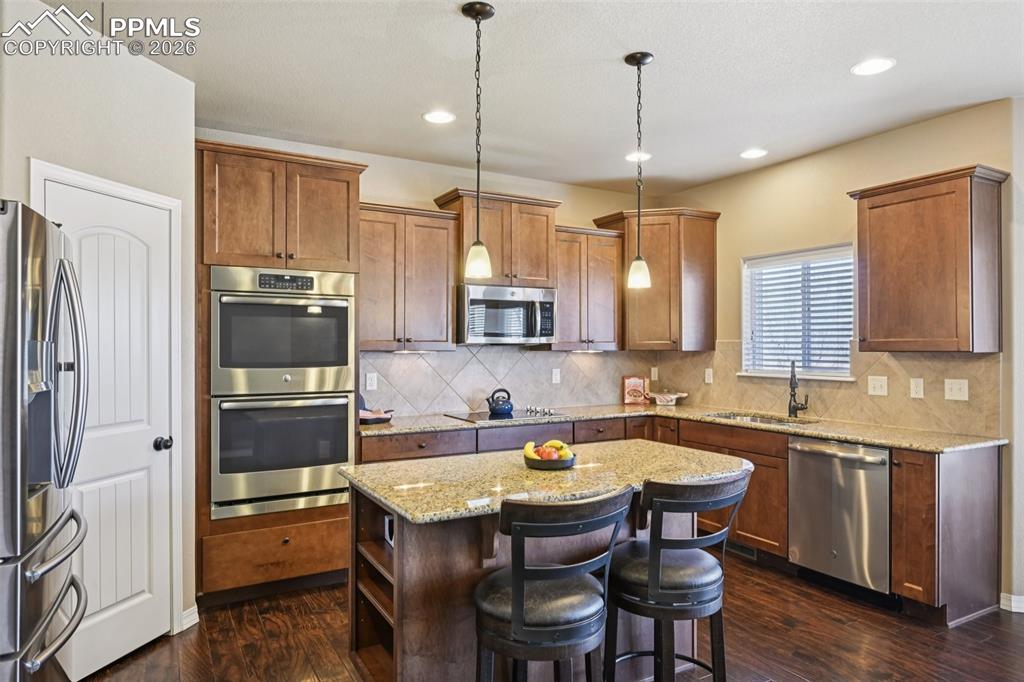 Big center island with seating