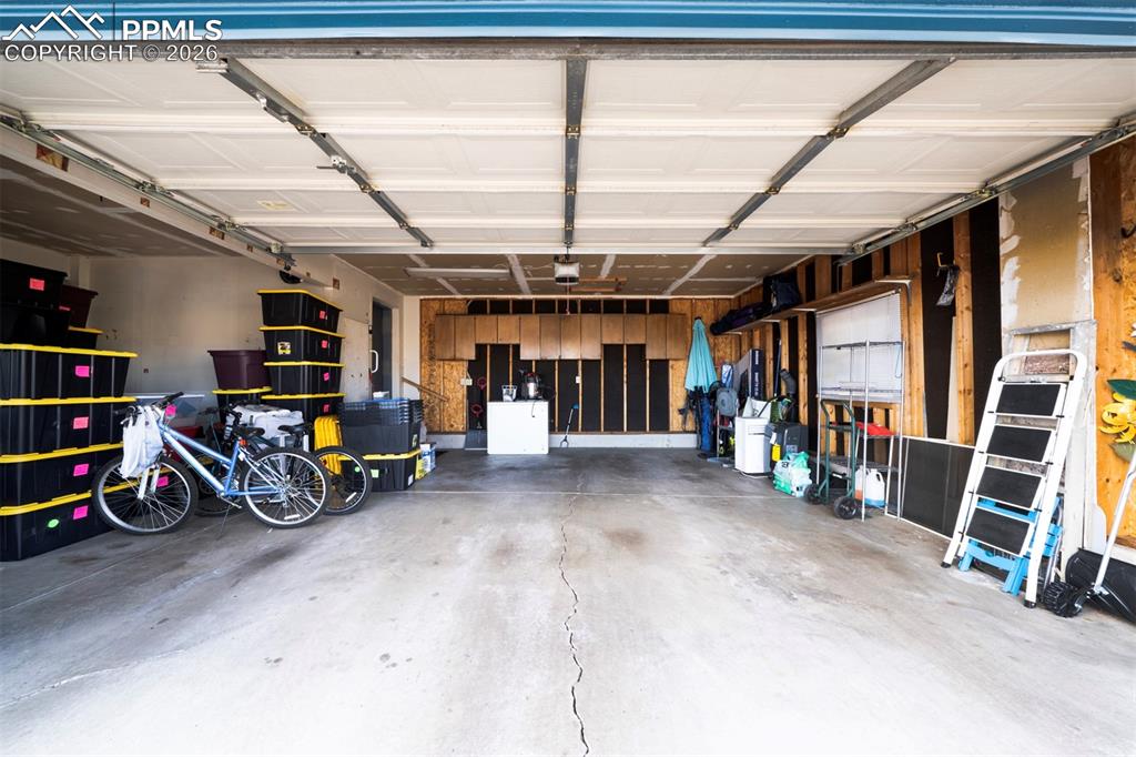 oversized with workshop/storage 