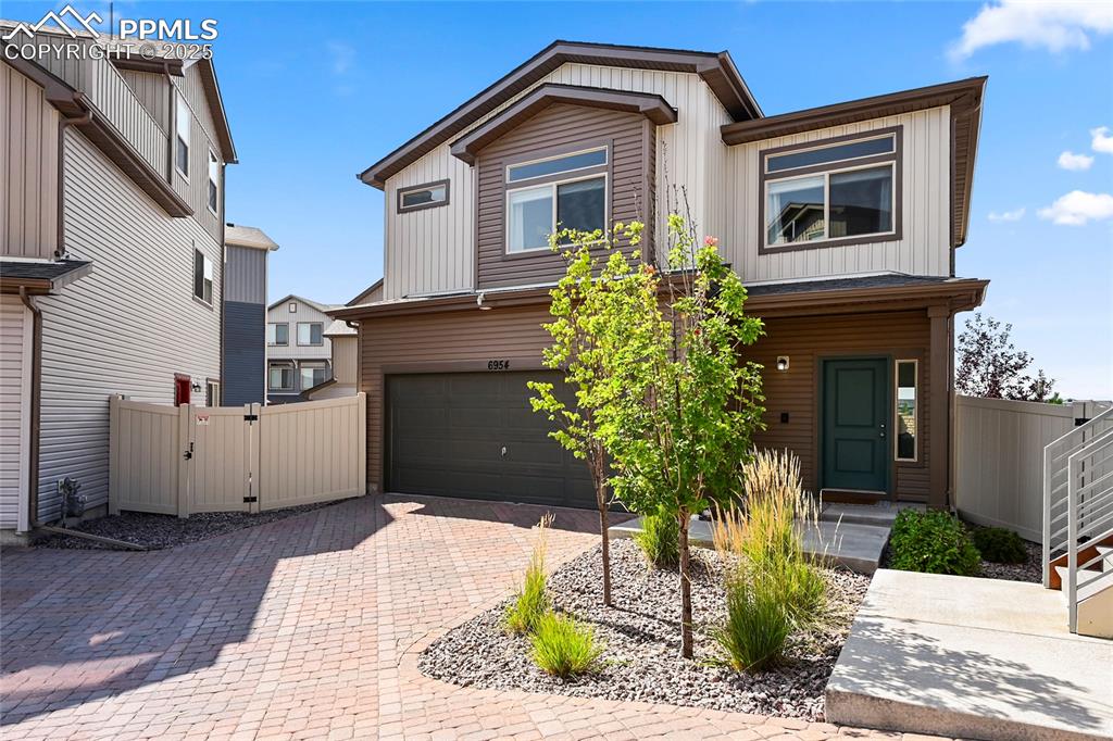 6954 Silvergrass Drive photo 2