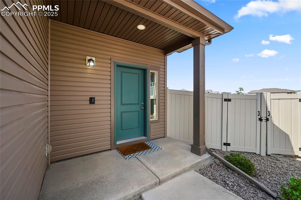 6954 Silvergrass Drive photo 3