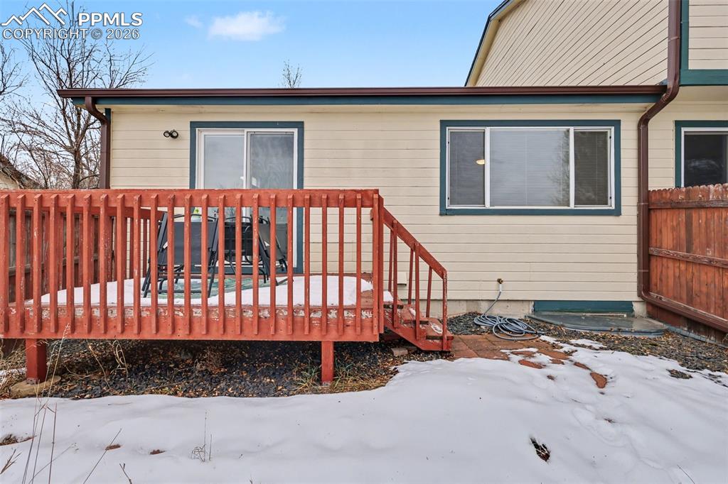 Large Fenced Backyard Space - Child & Pet Friendly