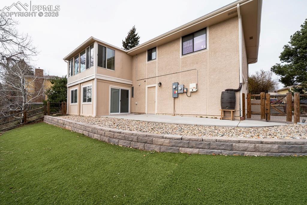 5425 Zapato Drive photo 3