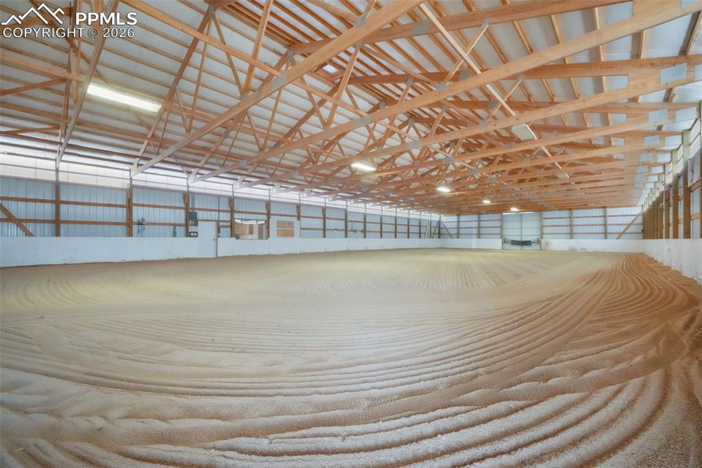 120x70 Indoor Arena
