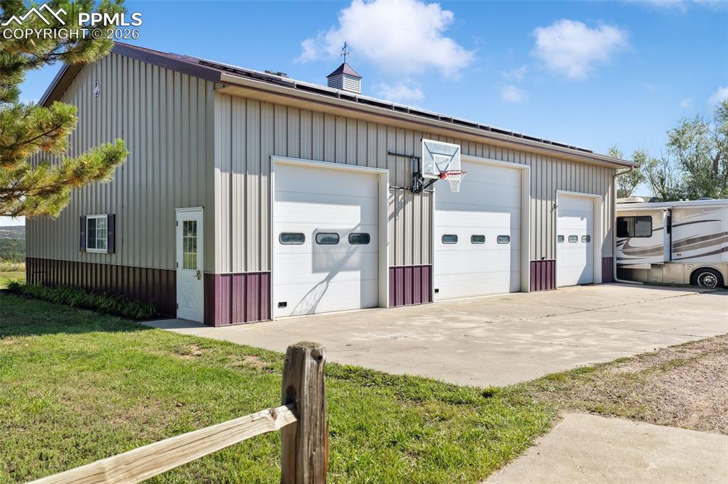 7 Car Detached Garage