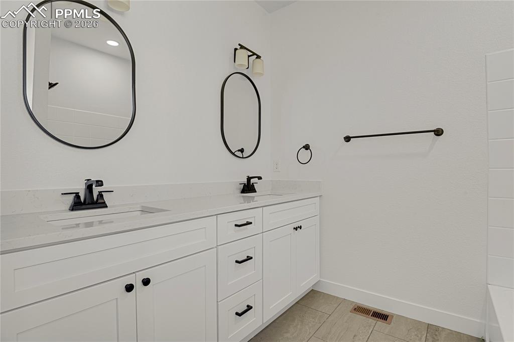 This image shows the same model with alternate finishes. Actual home is currently being built