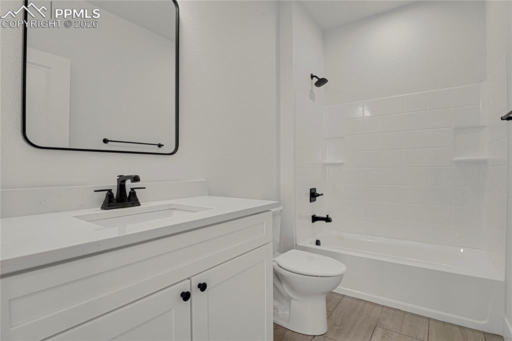 This image shows the same model with alternate finishes. Actual home is currently being built