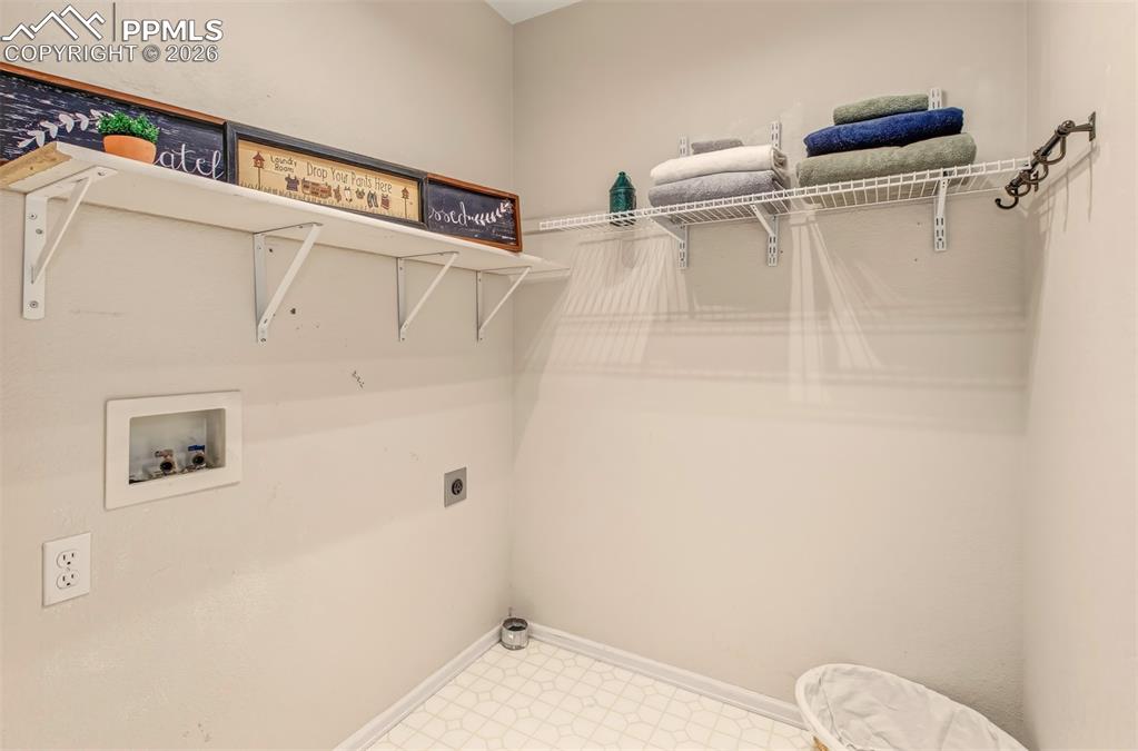 5x5 main level laundry room.