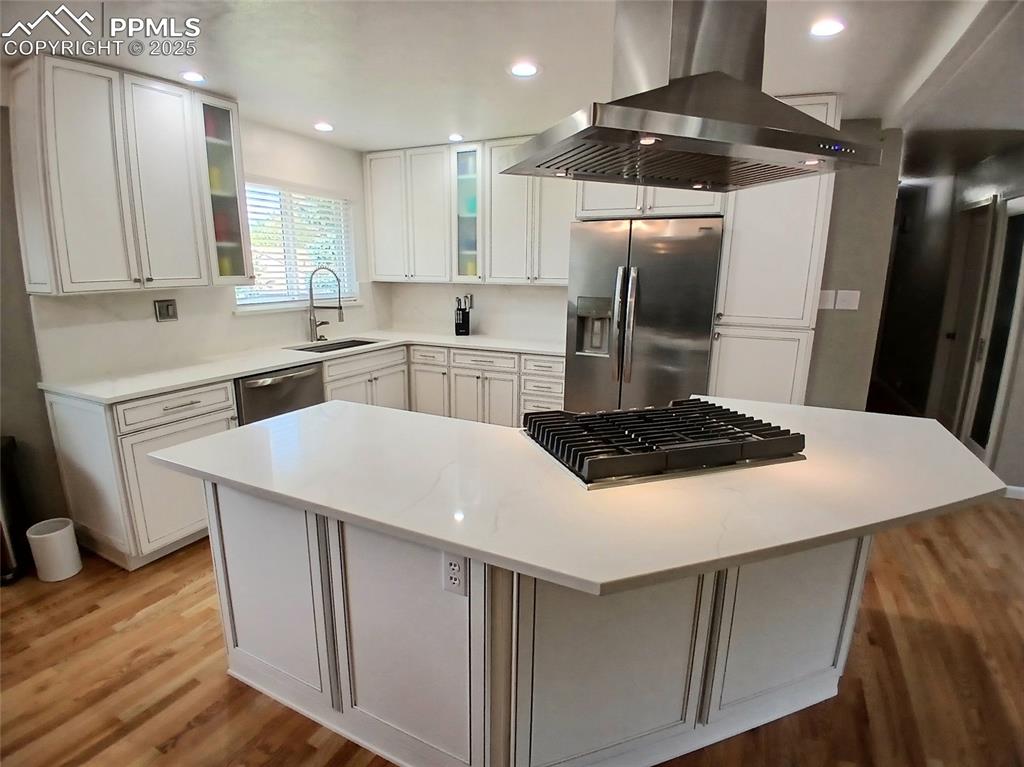 Kitchen to die for!!