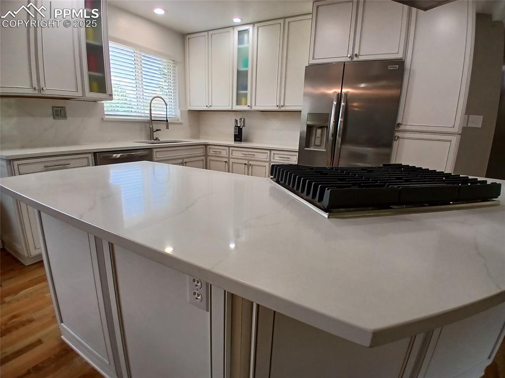 Kitchen to die for!!