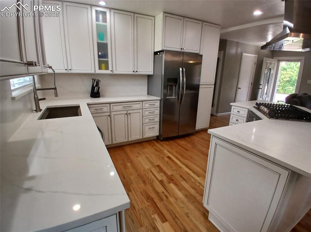 Kitchen to die for!!