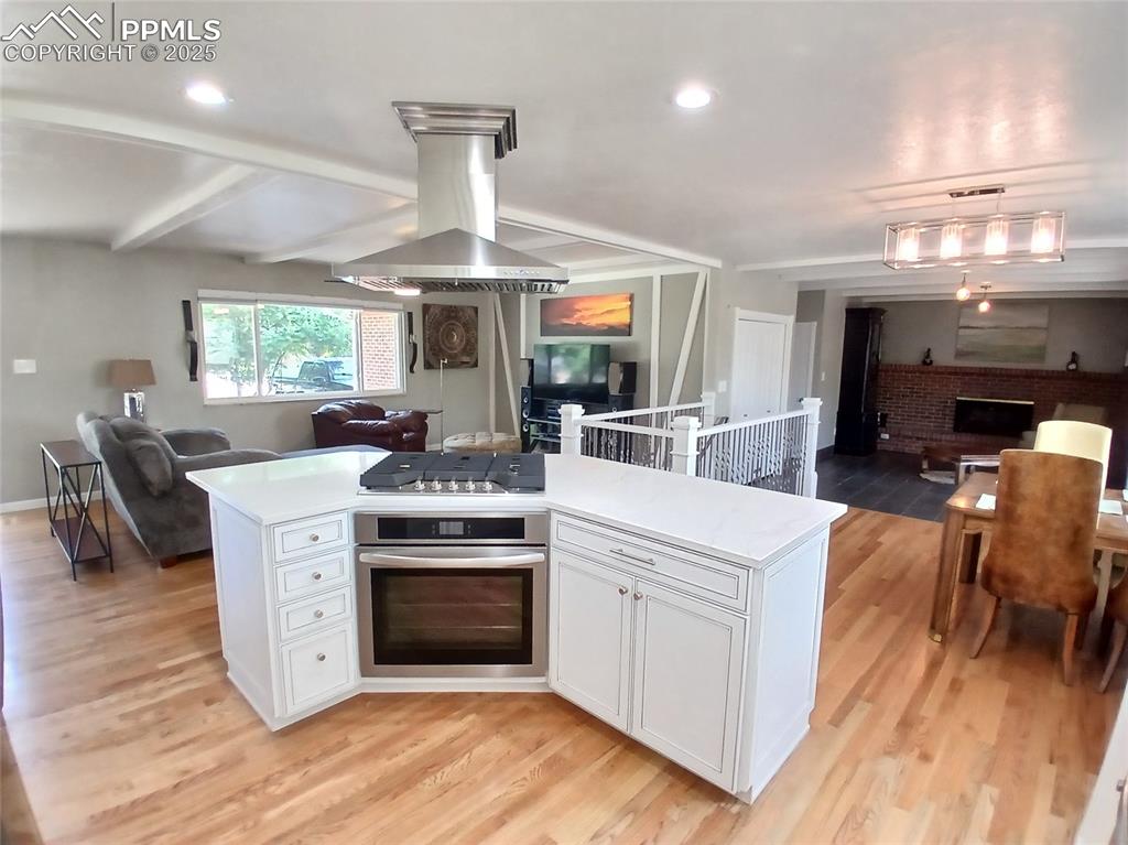 Kitchen to die for!!