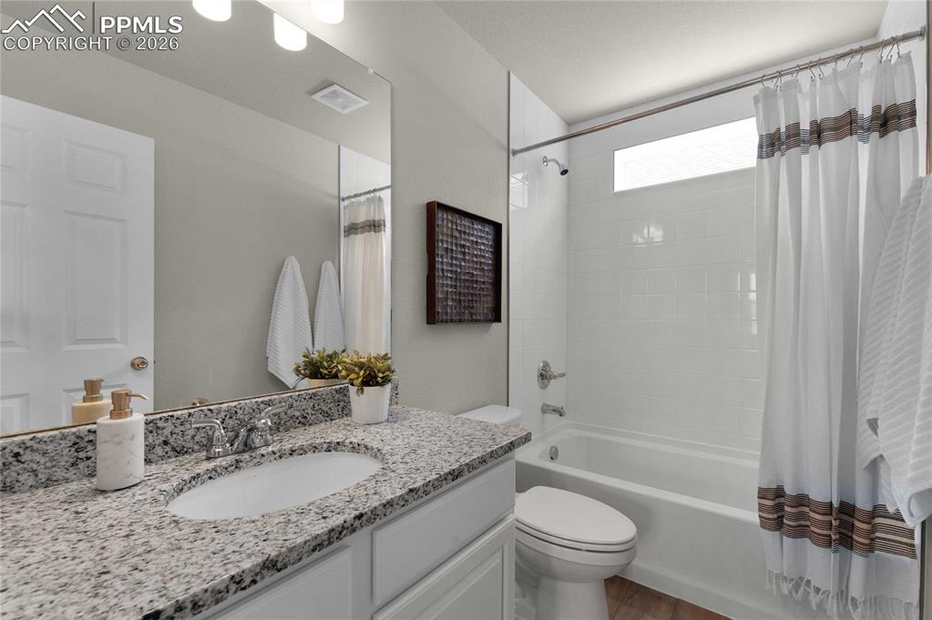 *Photos of a model home*