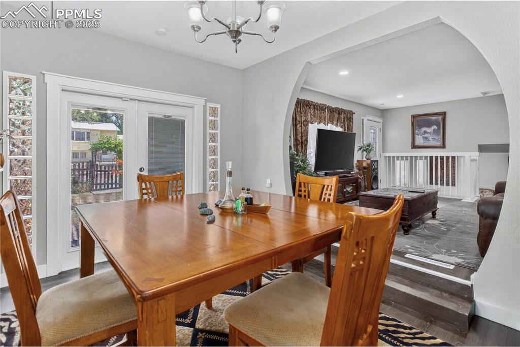 3905 Colony Hills Circle photo 2