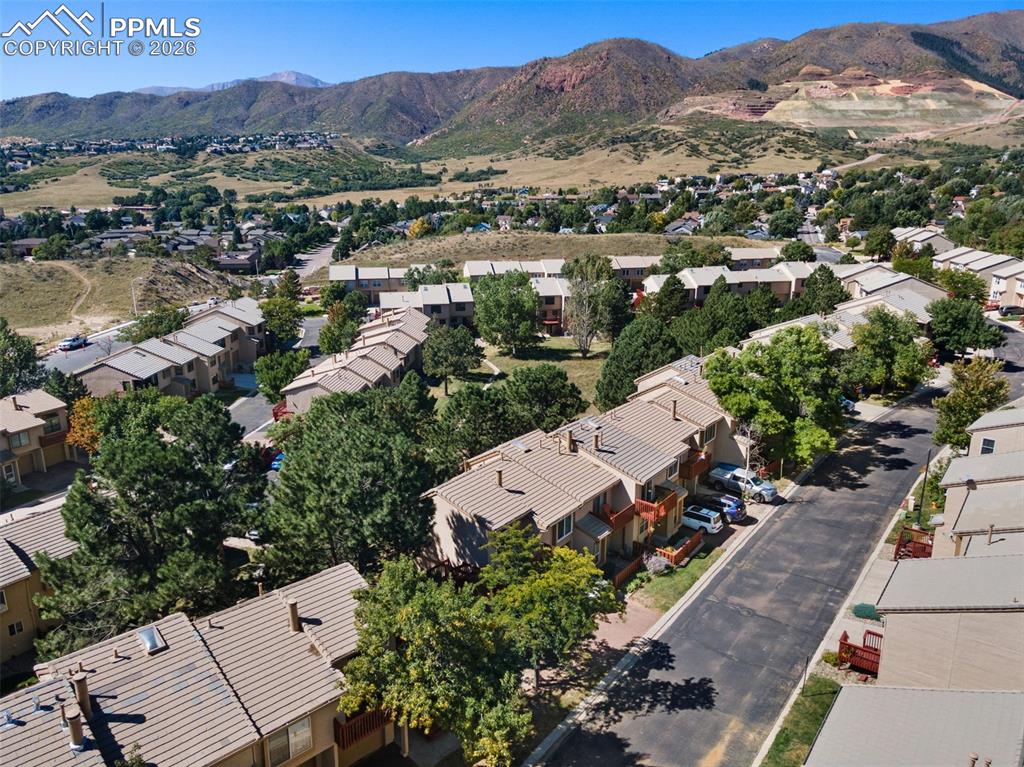 2045 Austrian Way photo 2