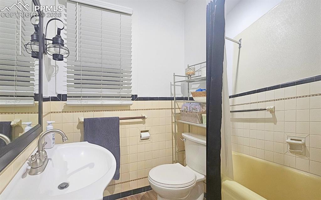 Updated Bath with Tub-Shower Combo