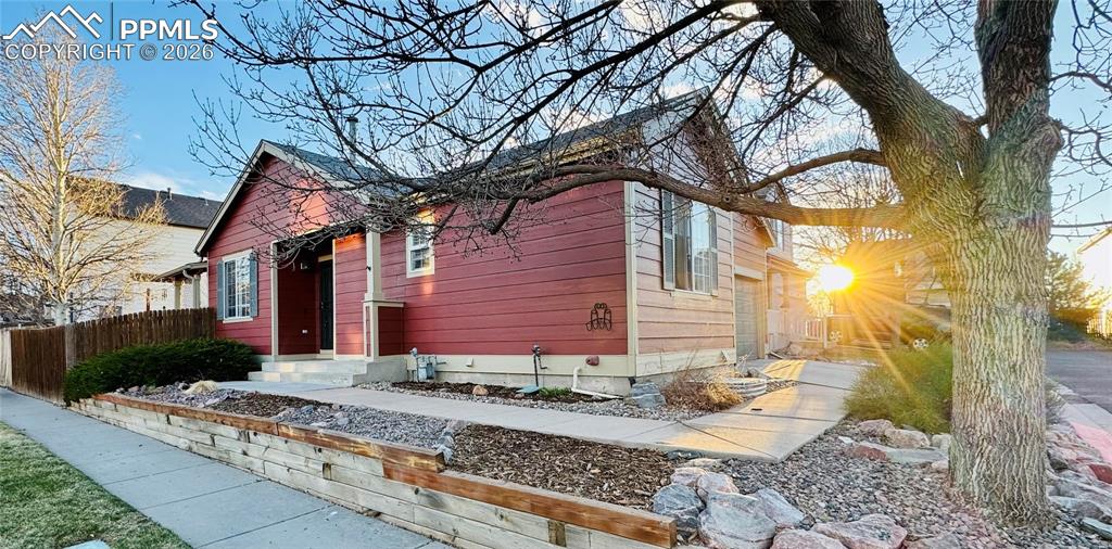 7195 Mount Higgins Heights