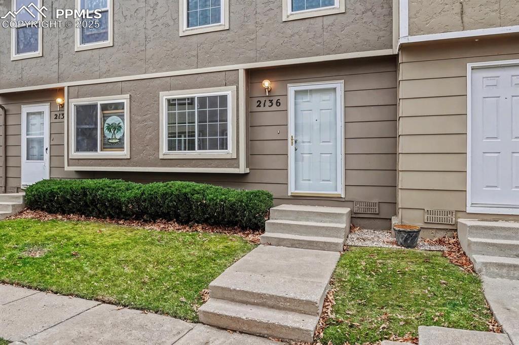 2136 Baltimore Circle photo 2