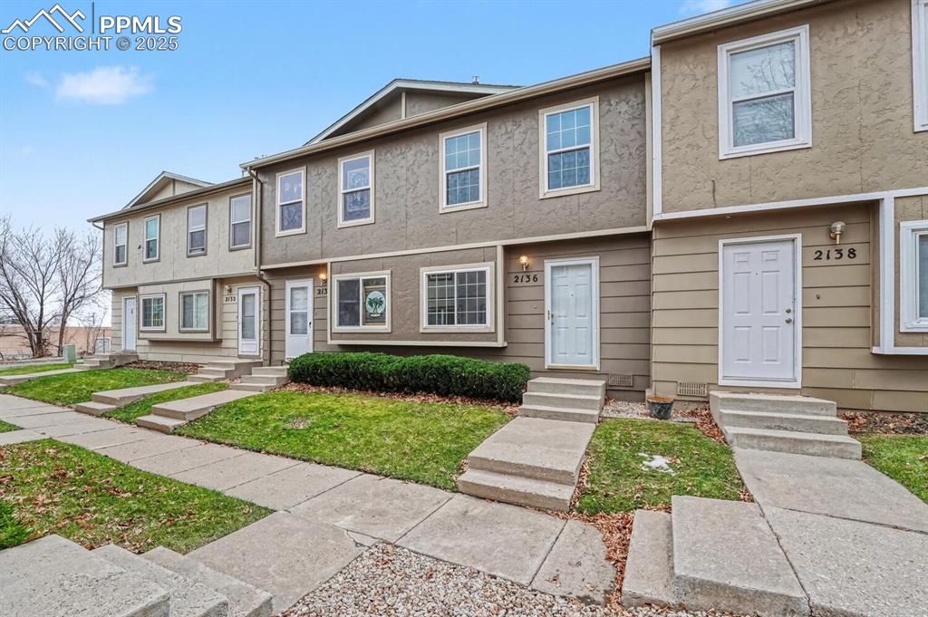 2136 Baltimore Circle photo 3