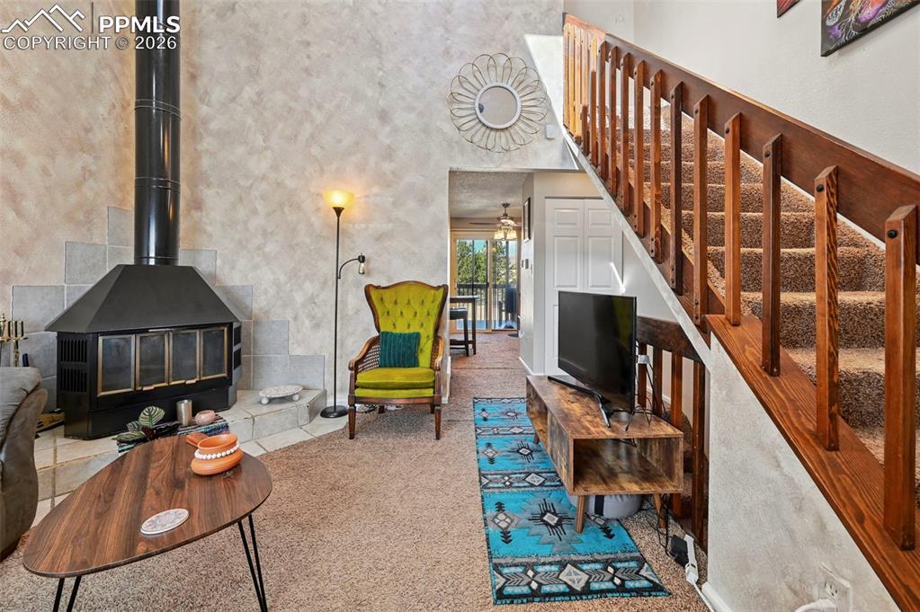 5568 Dunbar Court photo 3