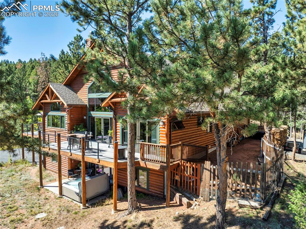 So, what do you think?  Are you ready to be nestled in the trees?