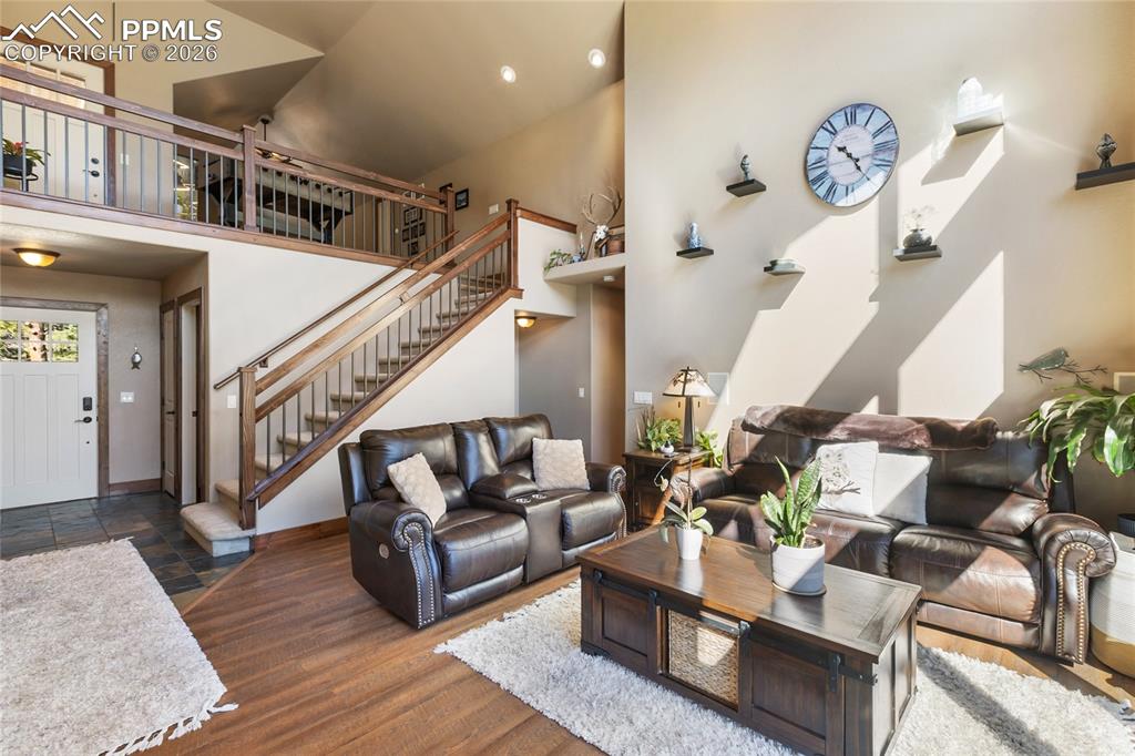 You can see the sun pouring into the Living room which always makes you feel invincible with the 'sun on your face!'