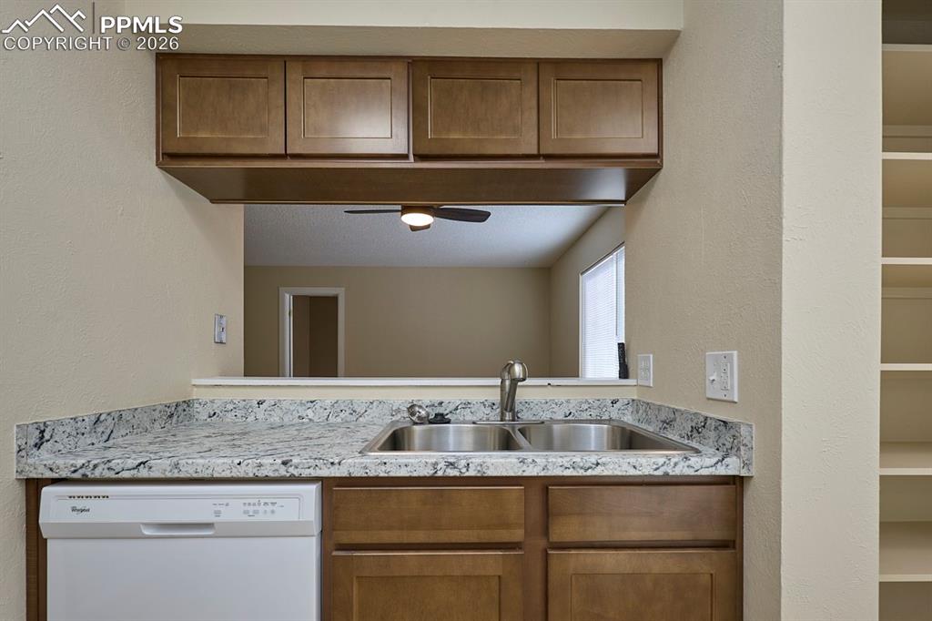 1708 Sawyer Way #176 photo 3
