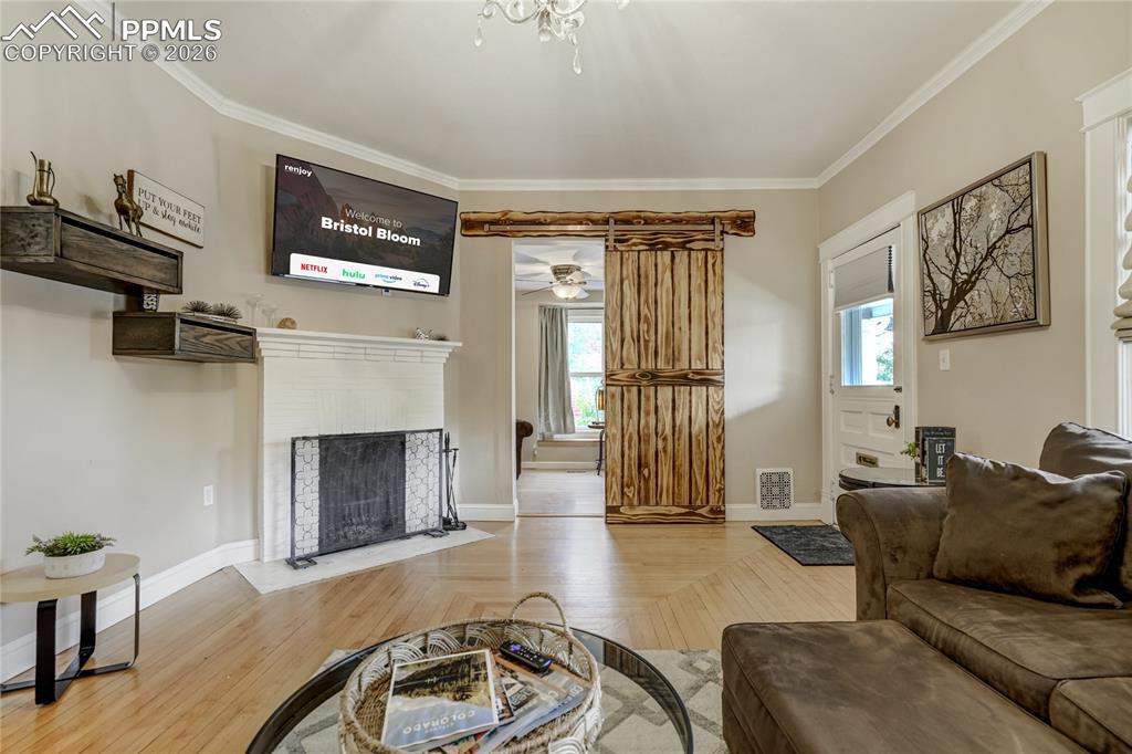 1510 S Cascade Avenue photo 3