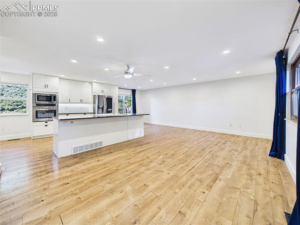 5040 Escapardo Way photo 3