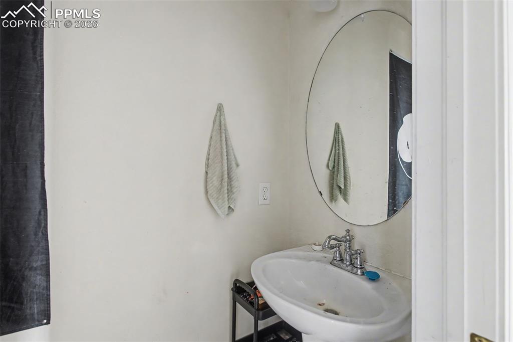 Bathroom with a sink