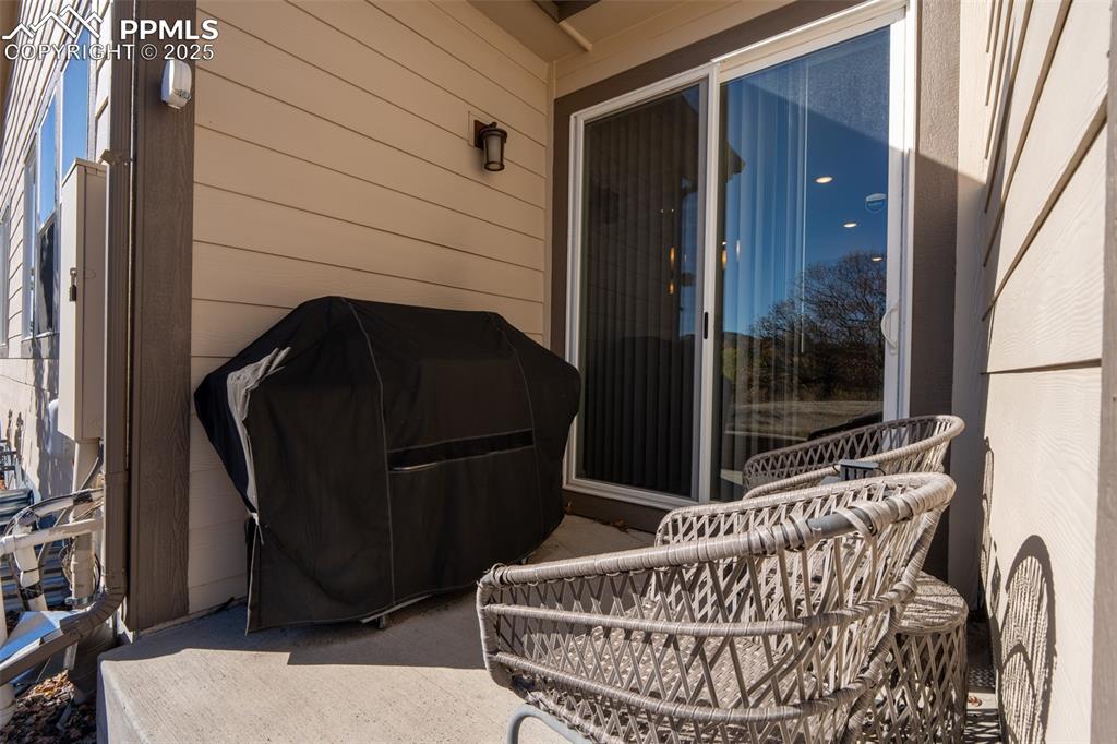 Slider off dining area/back patio