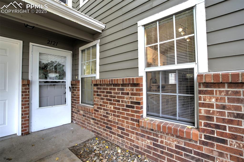 2121 Troy Court photo 2