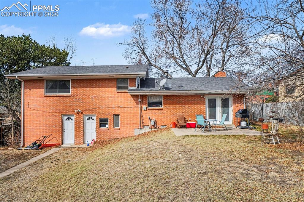 2207 McArthur Avenue photo 3