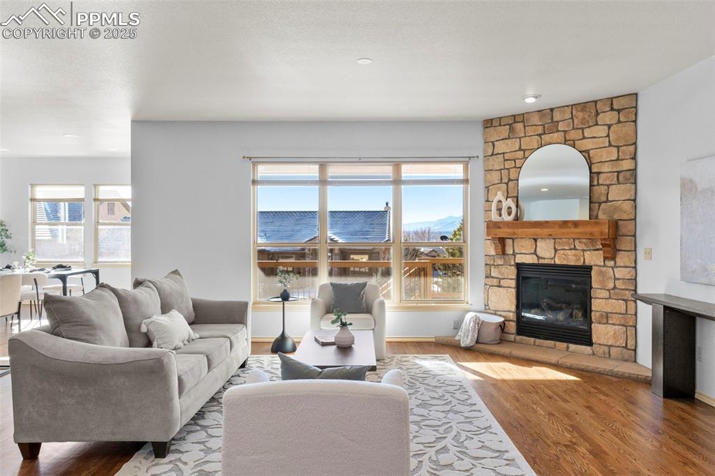 1475 Symphony Heights photo 3