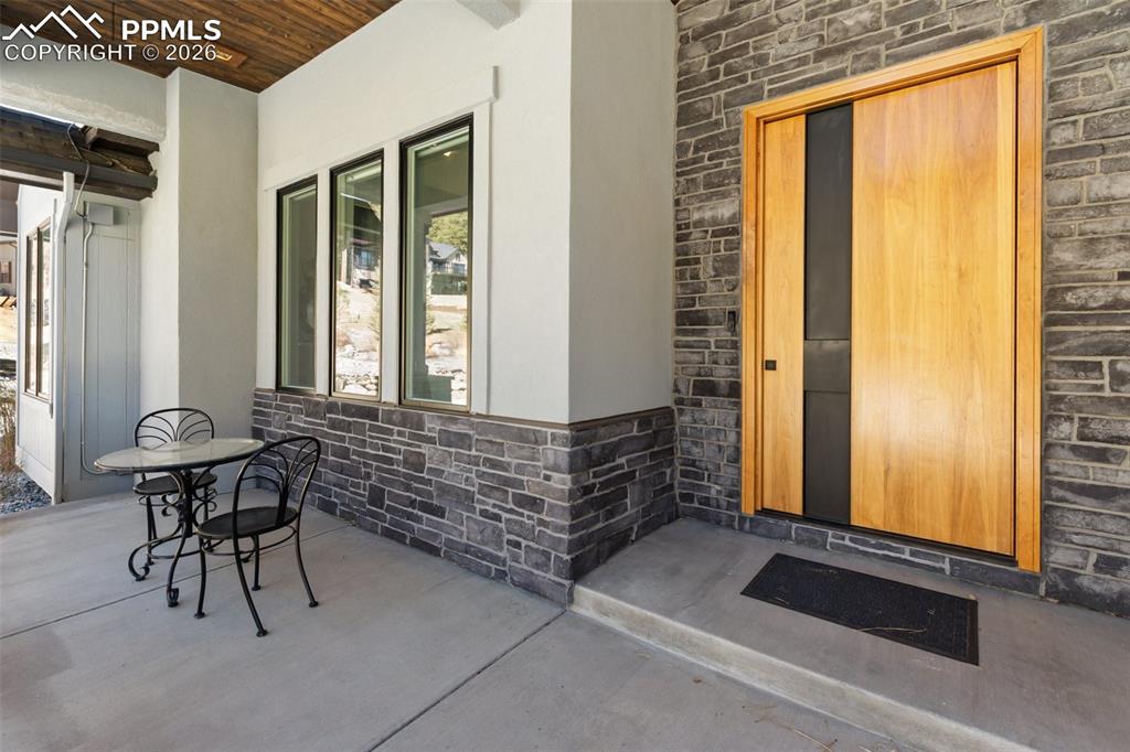 1010 Locklin Way photo 2