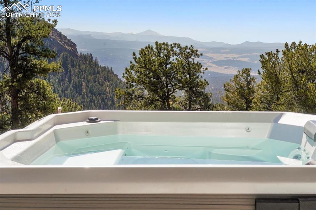 One of the best Hot Tub views you'll ever find