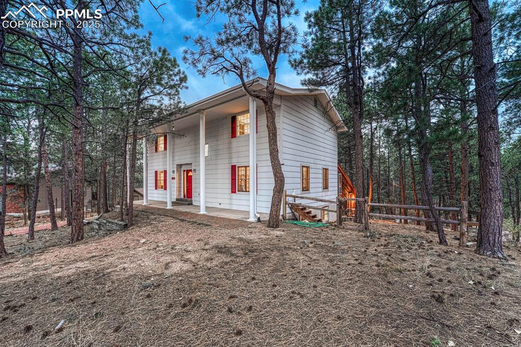 1325 Deby Place photo 2