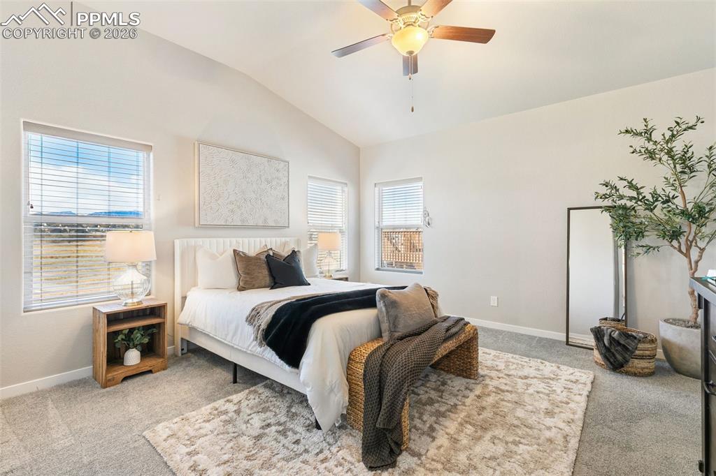 Primary with Mountain Views!