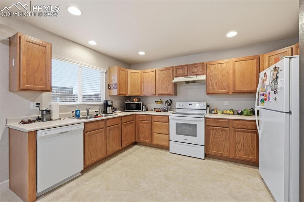 1902 Wildwood Pass Drive photo 3