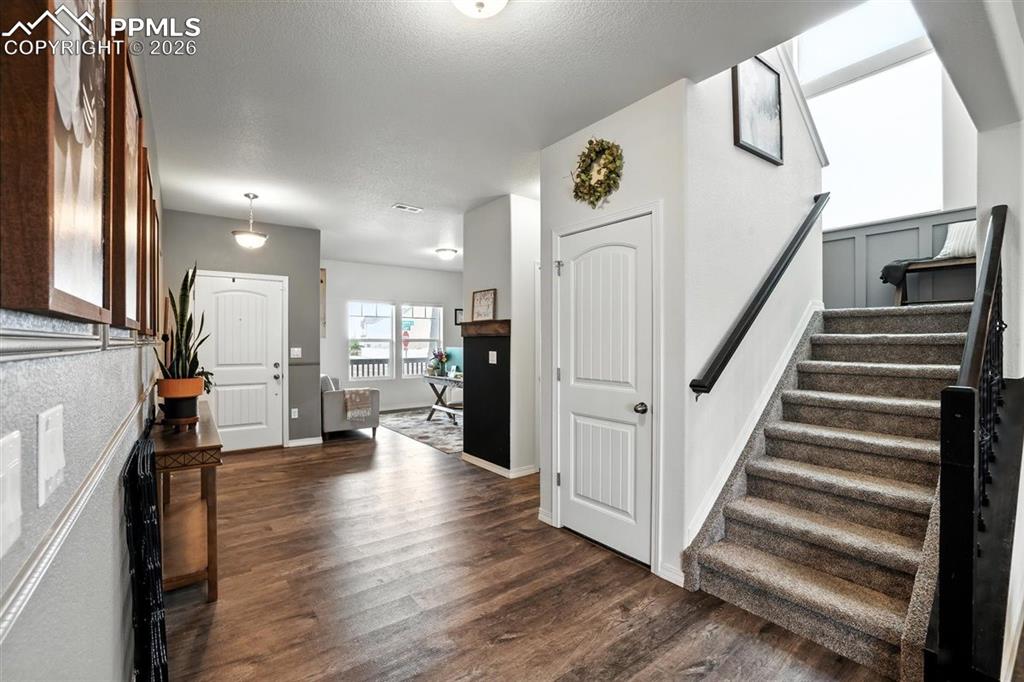 8310 Graphite Drive photo 2