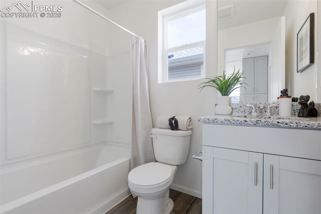 *Photos of a model home*