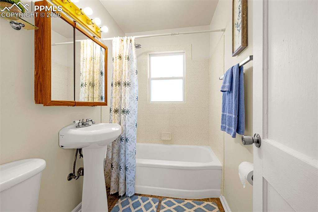 1124 E Las Animas Street