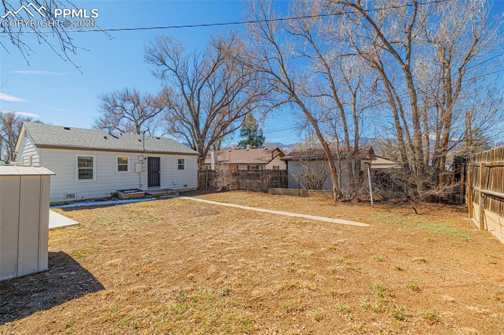 1124 E Las Animas Street