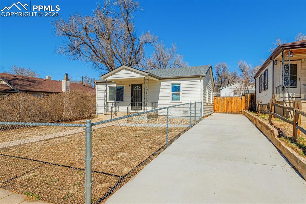 1124 E Las Animas Street photo 2